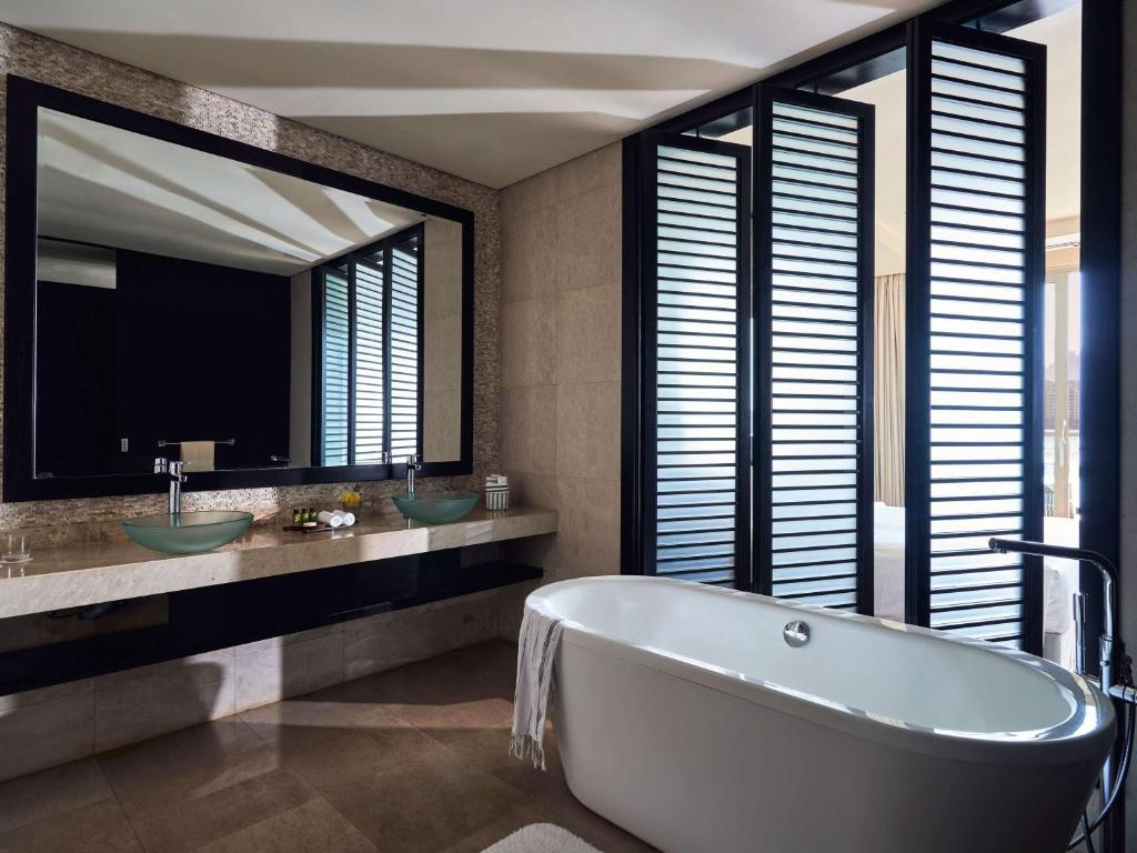 Rixos The Palm Dubai Hotel & Suites