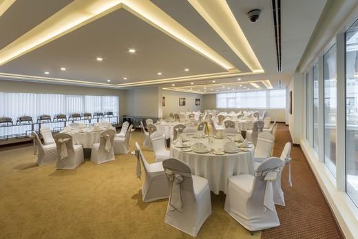 Golden Tulip Media Hotel