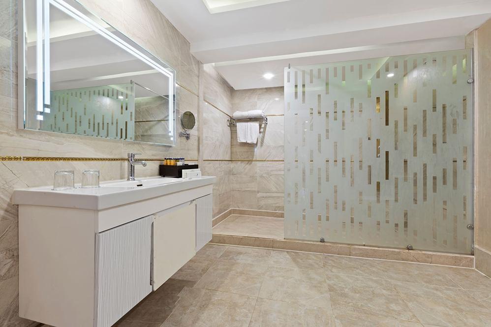 Albatros Alf Leila Wa Leila By Neverland