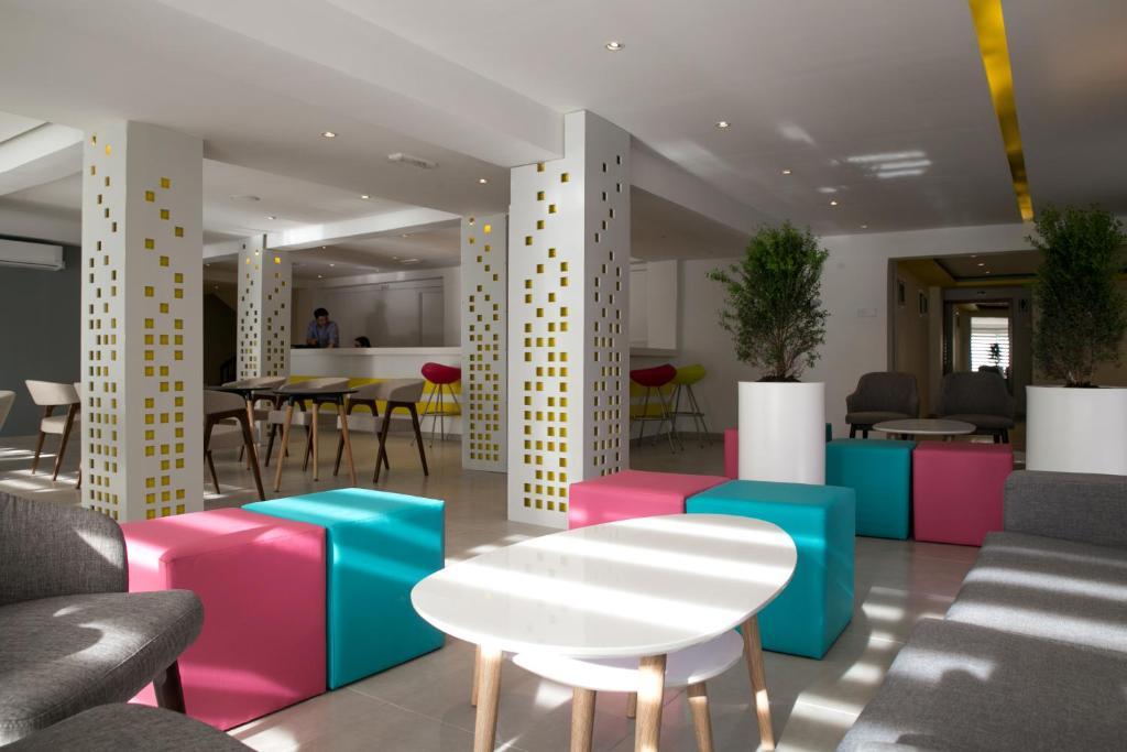 Flora Maria Annex Aparthotel