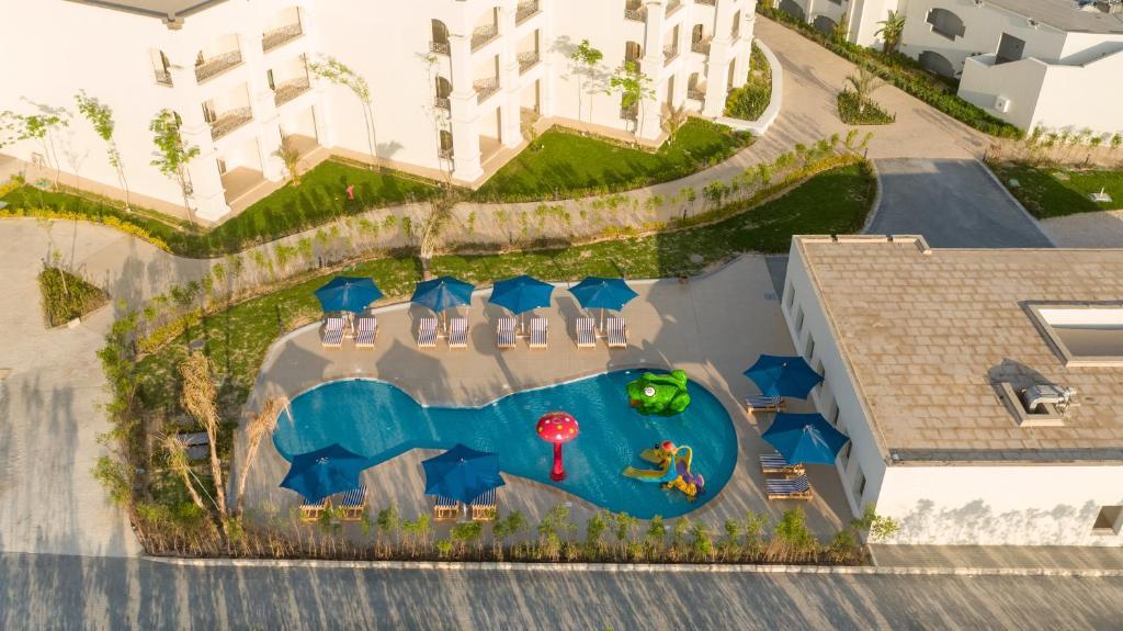 Cleopatra Luxury North Coast Sidi Henish