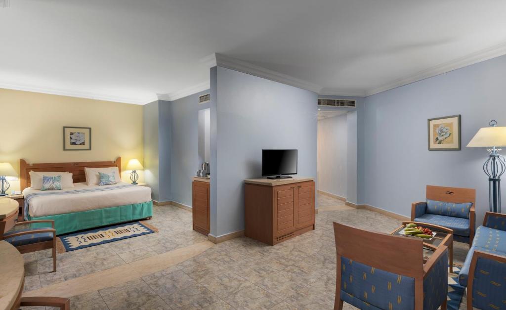 Royal Lagoons Resort