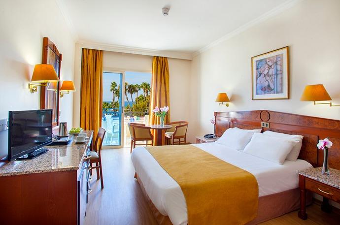 Kapetanios Limassol Hotel