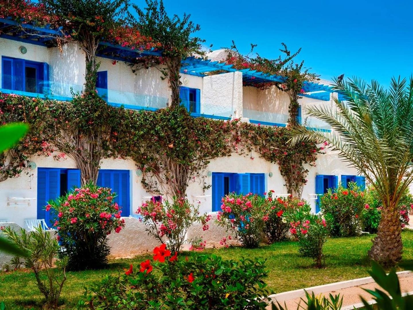 Hari Club Beach Resort