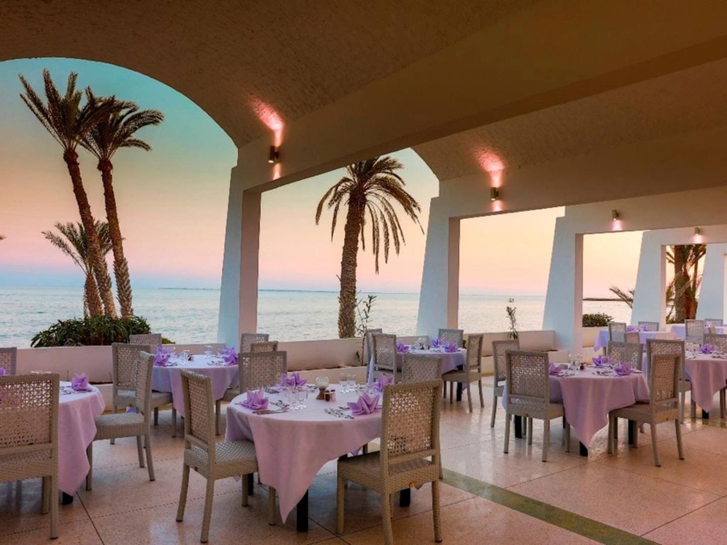 Hari Club Beach Resort