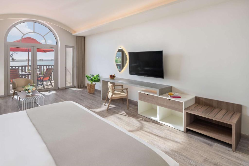 JA Palm Tree Court & Spa