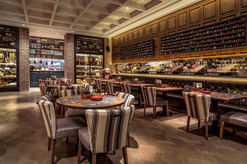 Amwaj Rotana Jumeirah Beach