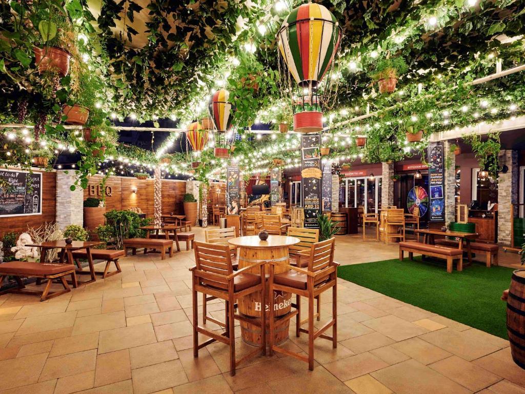 Movenpick Jumeirah Lake Towers