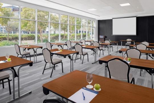 Holiday Inn Express Dubai Internet City