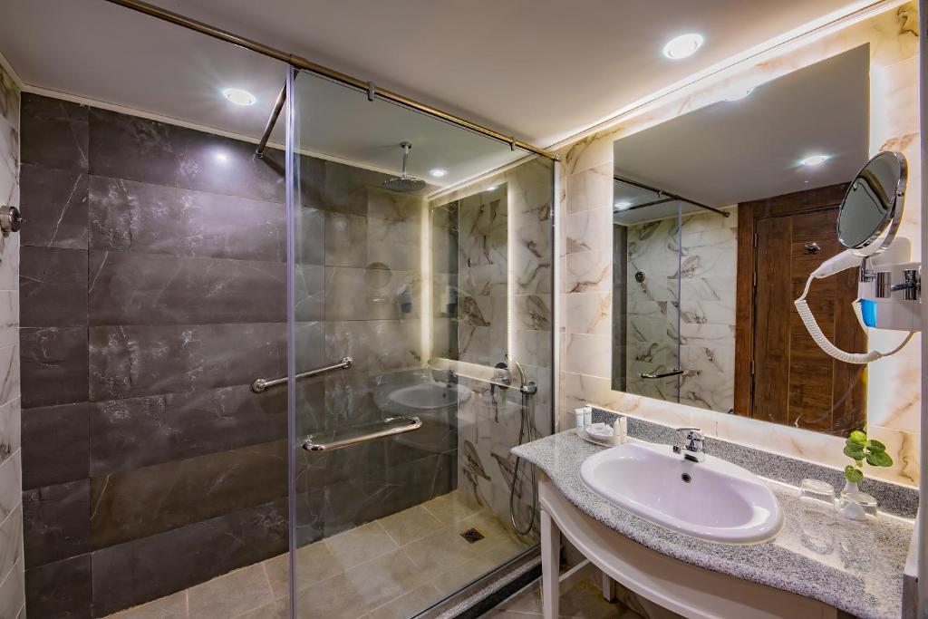 Titanic Beach Spa & Aqua Park