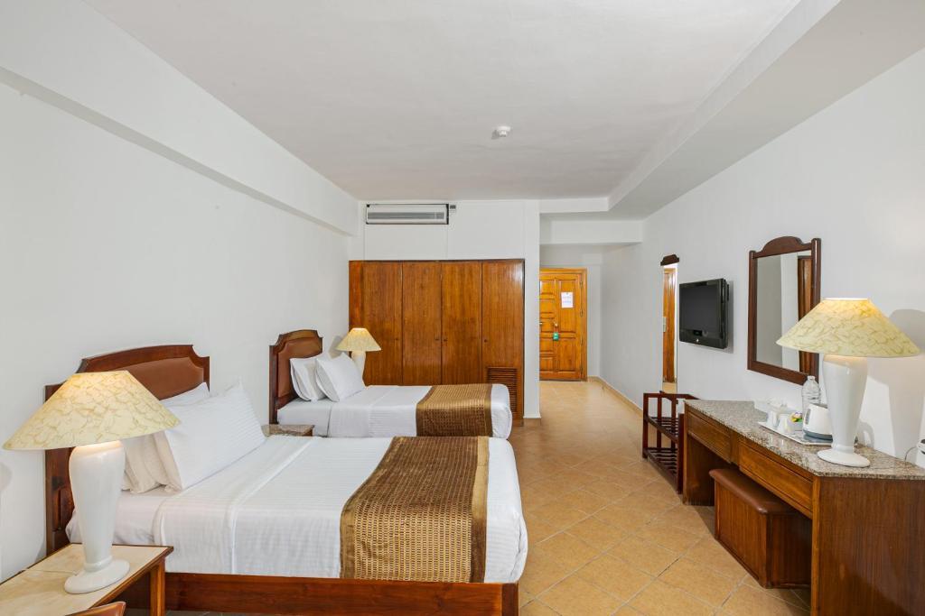 Marlin Inn Azur Resort