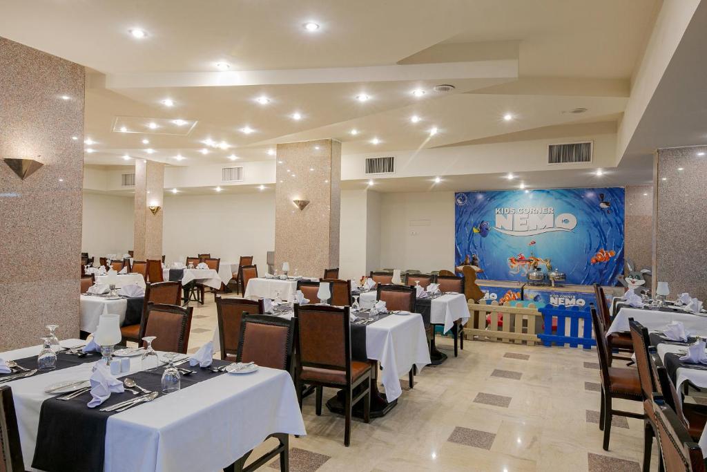 Marlin Inn Azur Resort