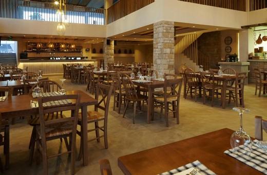 MelpoAntia Luxury Apartments and Suite