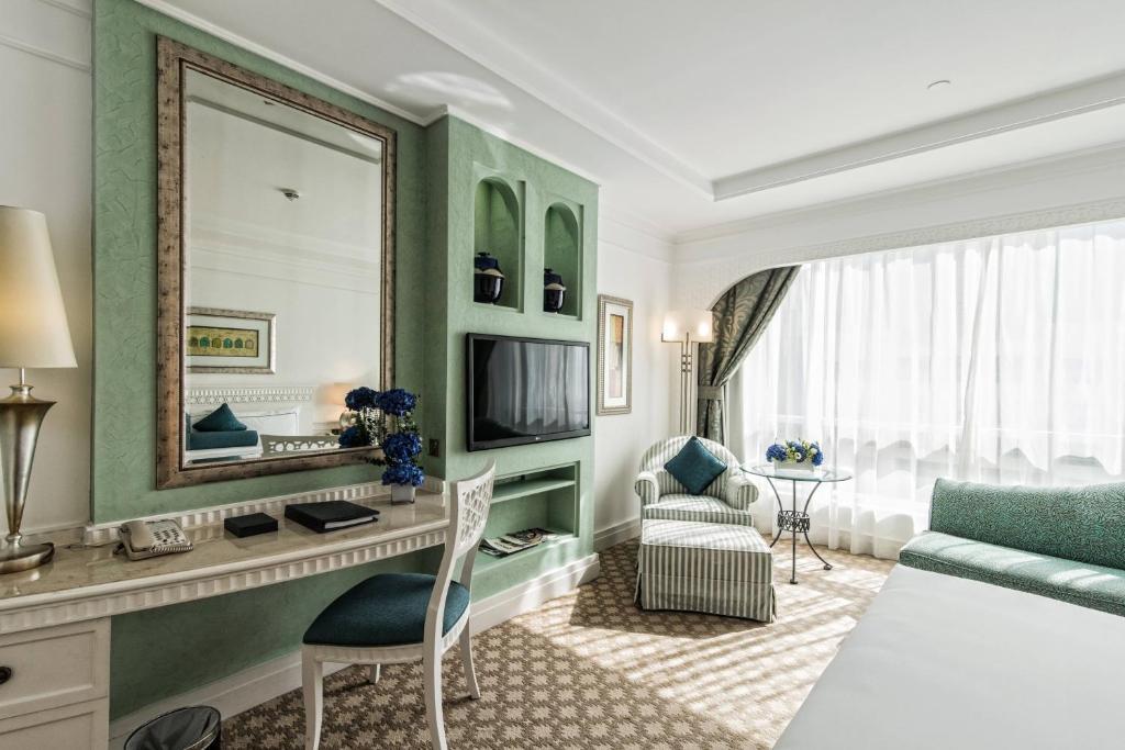 Al Habtoor Grand Resort, Autograph Collection