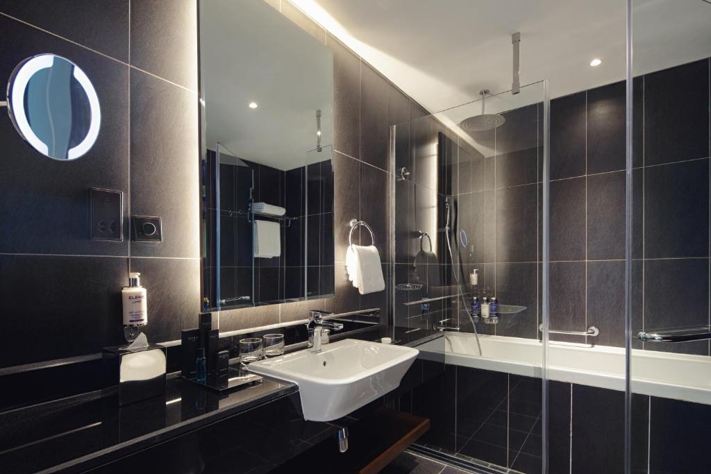 Dukes Dubai, a Royal Hideaway Hotel