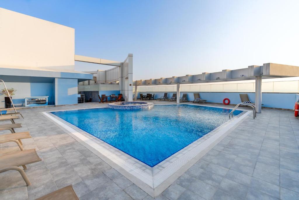 Montreal Barsha Hotel