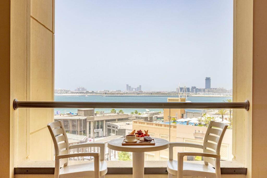Roda Amwaj Suites