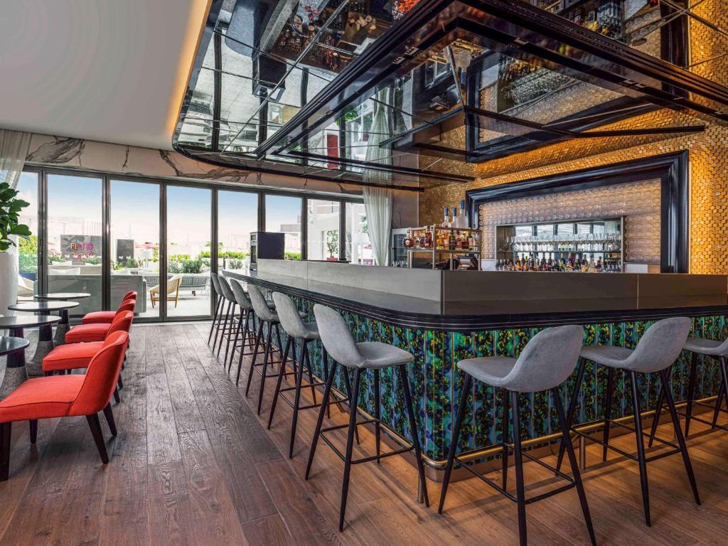 Th8 Palm Dubai Beach Resort Vignette Collection