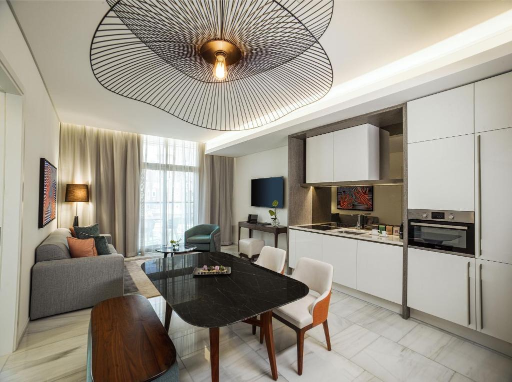 Th8 Palm Dubai Beach Resort Vignette Collection