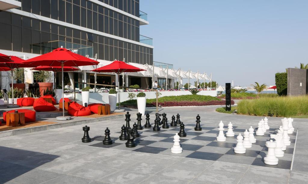 Th8 Palm Dubai Beach Resort Vignette Collection