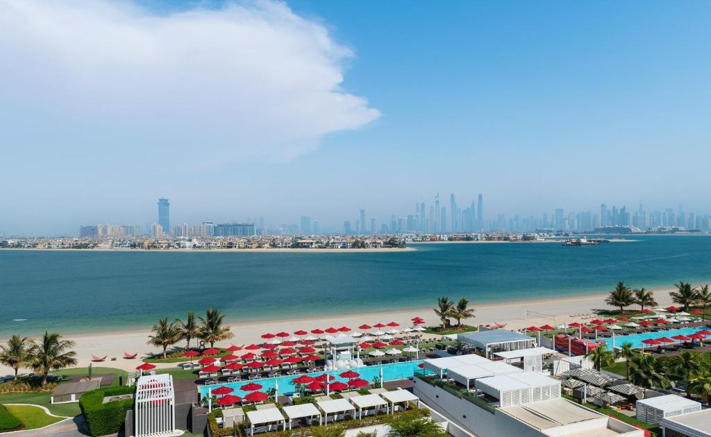 Th8 Palm Dubai Beach Resort Vignette Collection