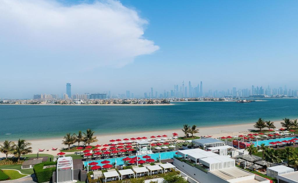 Th8 Palm Dubai Beach Resort Vignette Collection