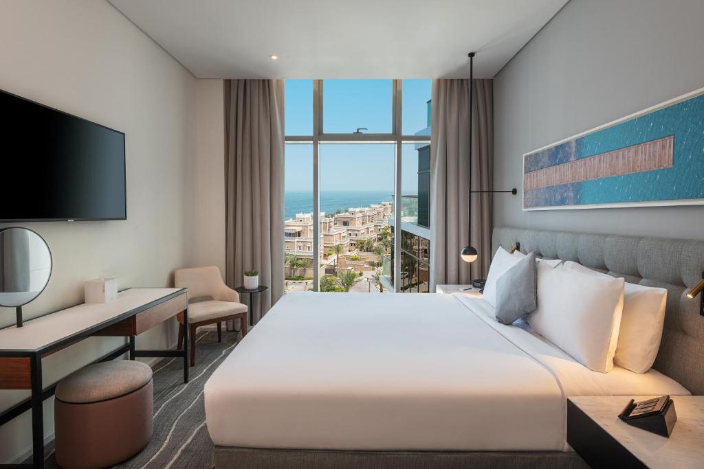 Th8 Palm Dubai Beach Resort Vignette Collection