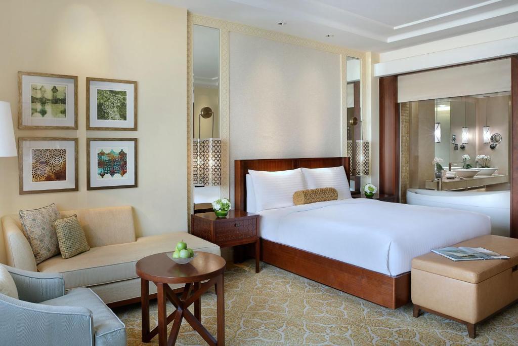 The Ritz-Carlton, Dubai