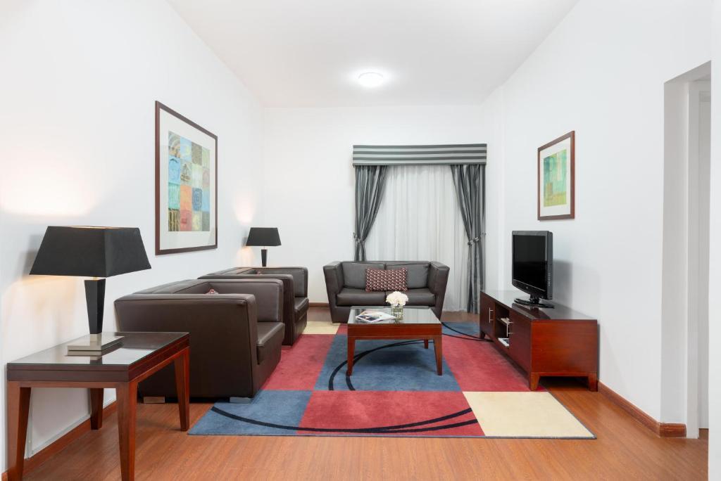 Golden Sands Hotel & Residences