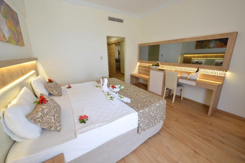 Cesars Side (EX Cesars Resorts Side)