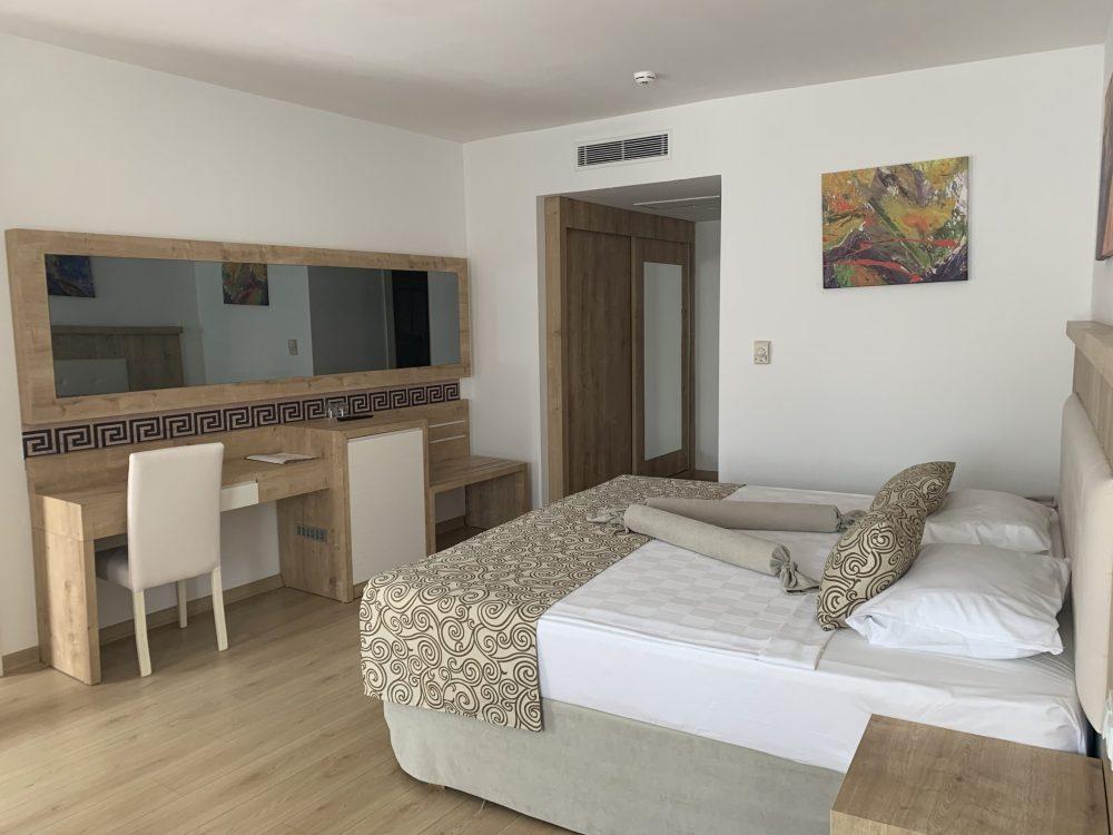 Cesars Side (EX Cesars Resorts Side)