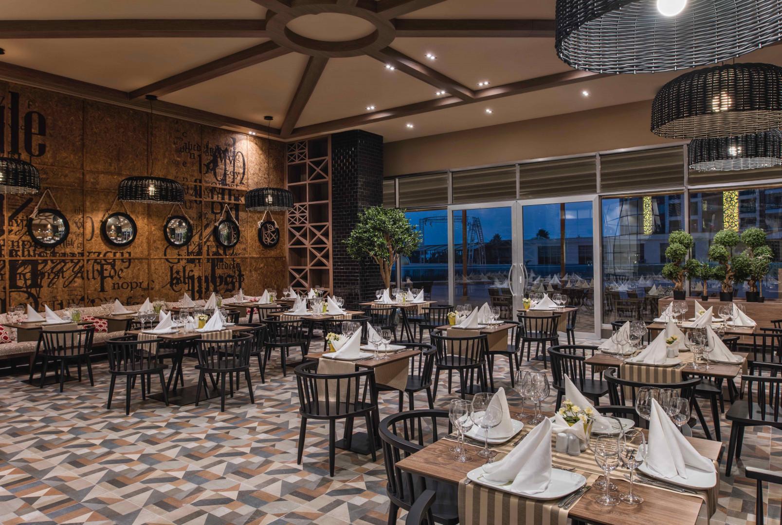 Delphin Be Grand Resort