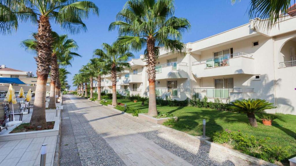 Dream World Family Club