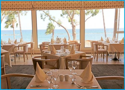 Poseidonia Beach Hotel