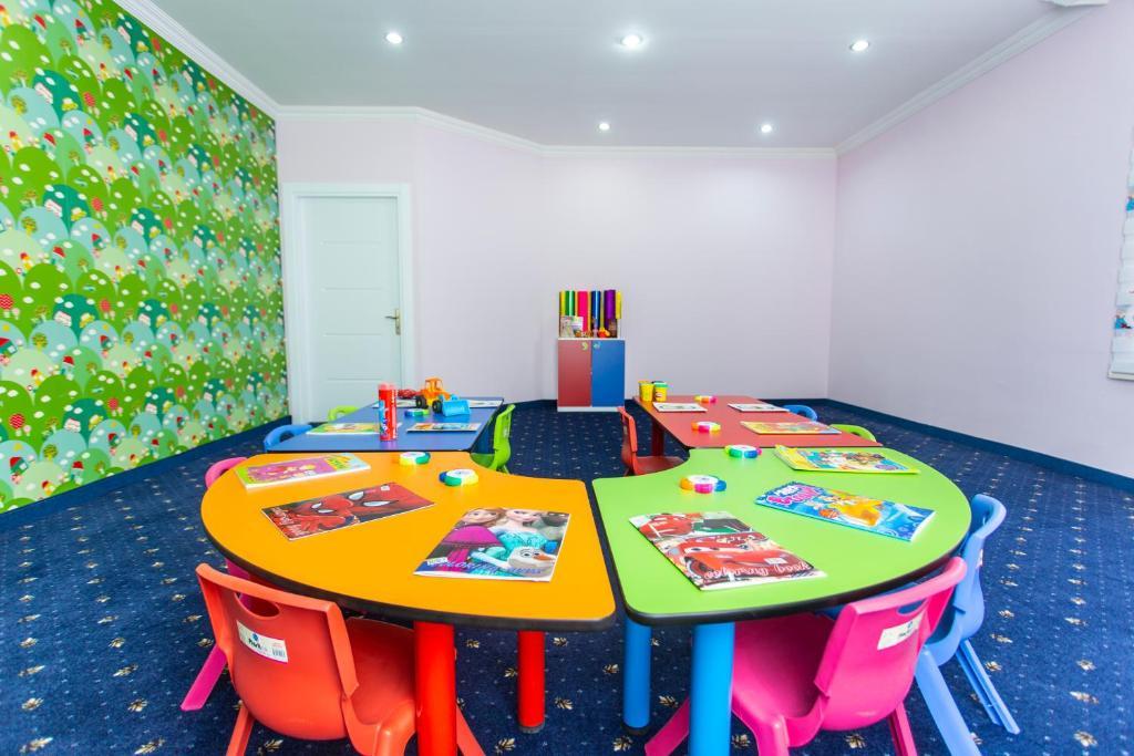 Lonicera World Hotel