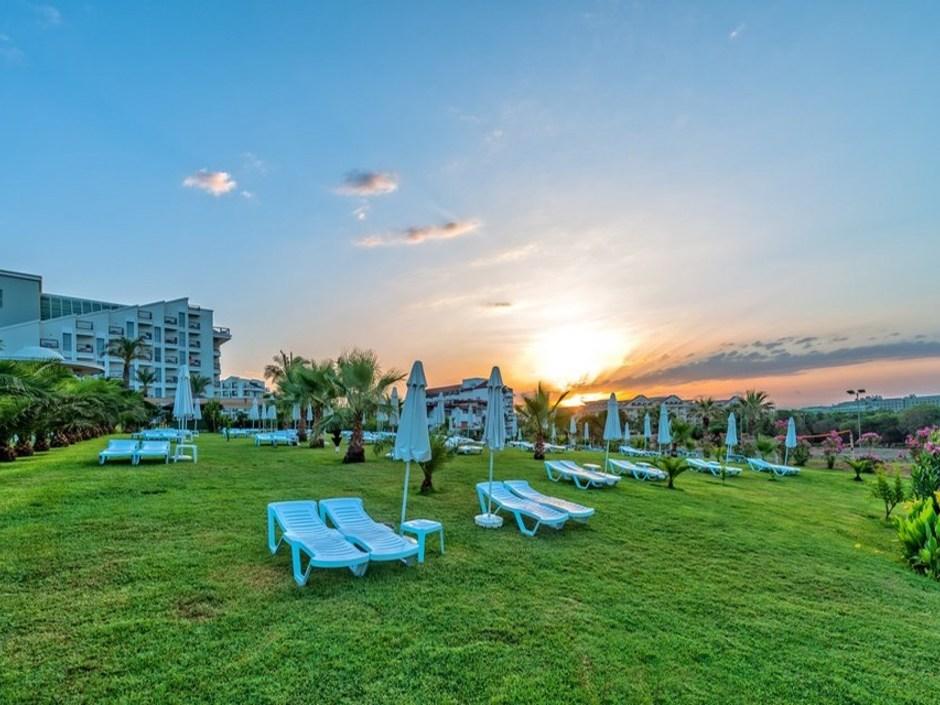 Royal Atlantis Spa Resort