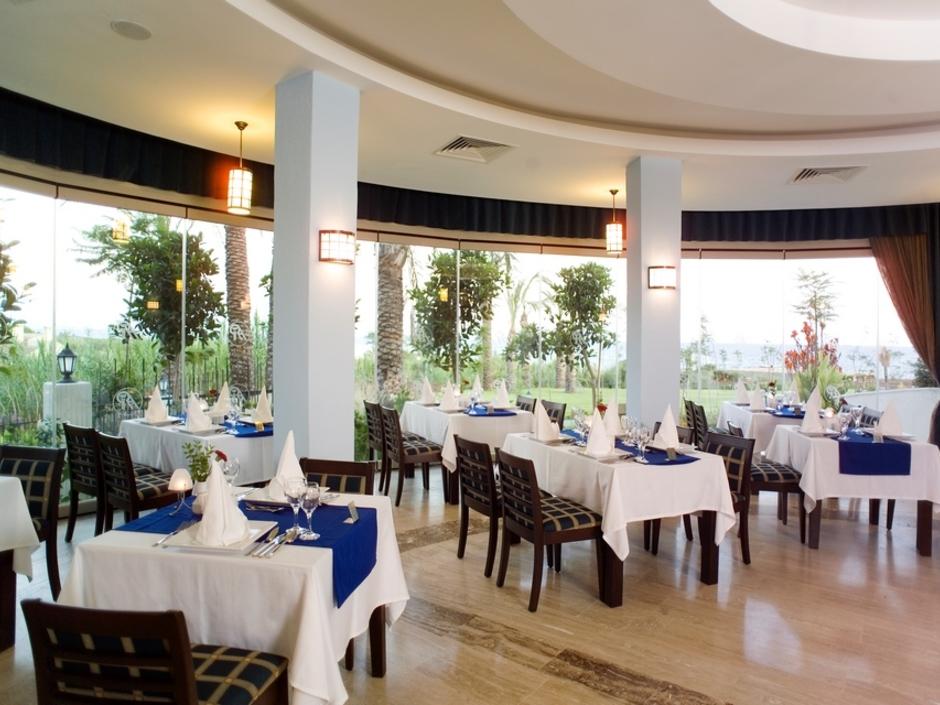 Royal Atlantis Spa Resort