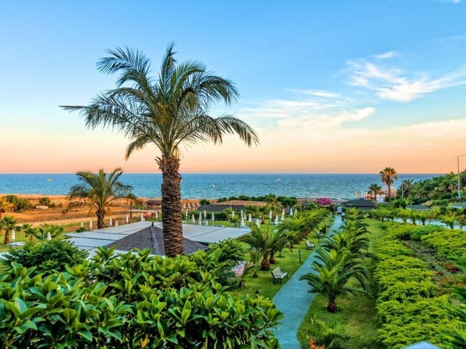 Royal Atlantis Spa Resort