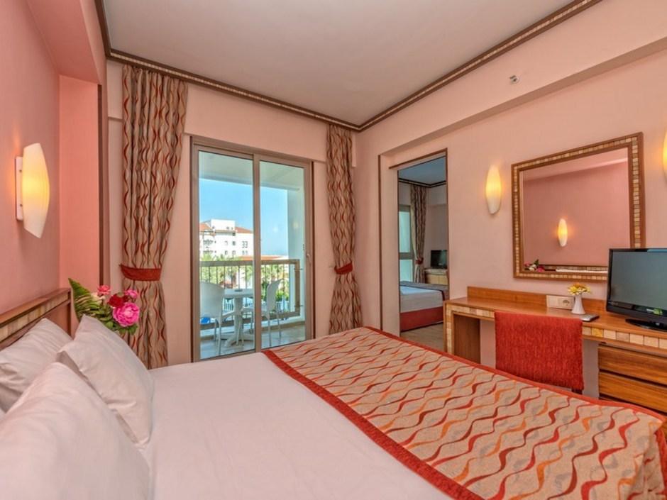 Royal Atlantis Spa Resort