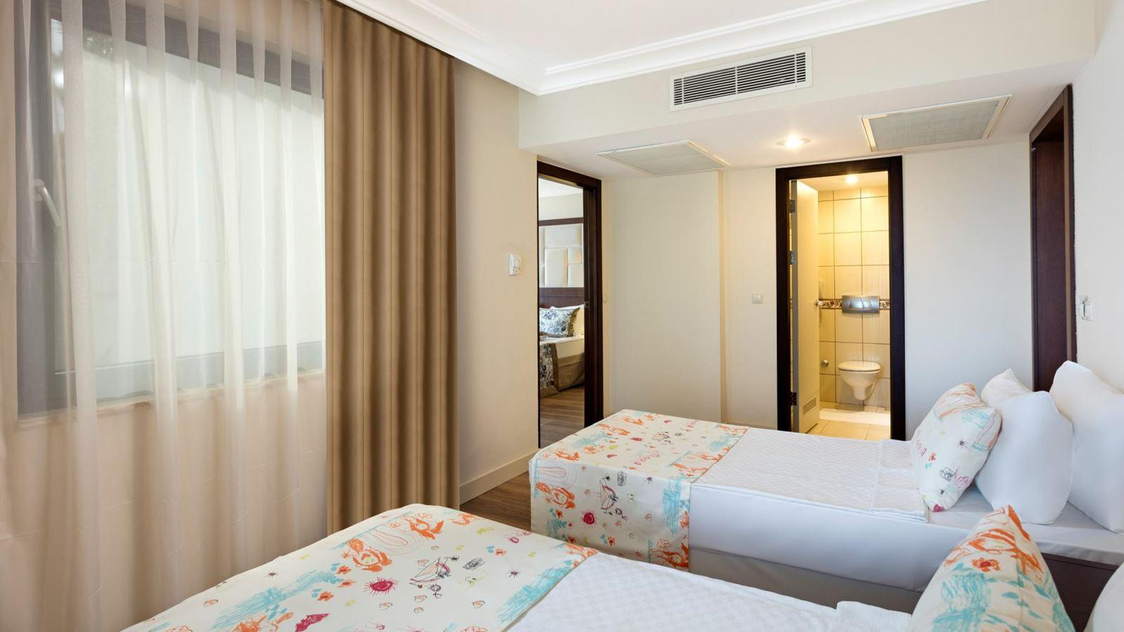 Seven Seas Hotel Life