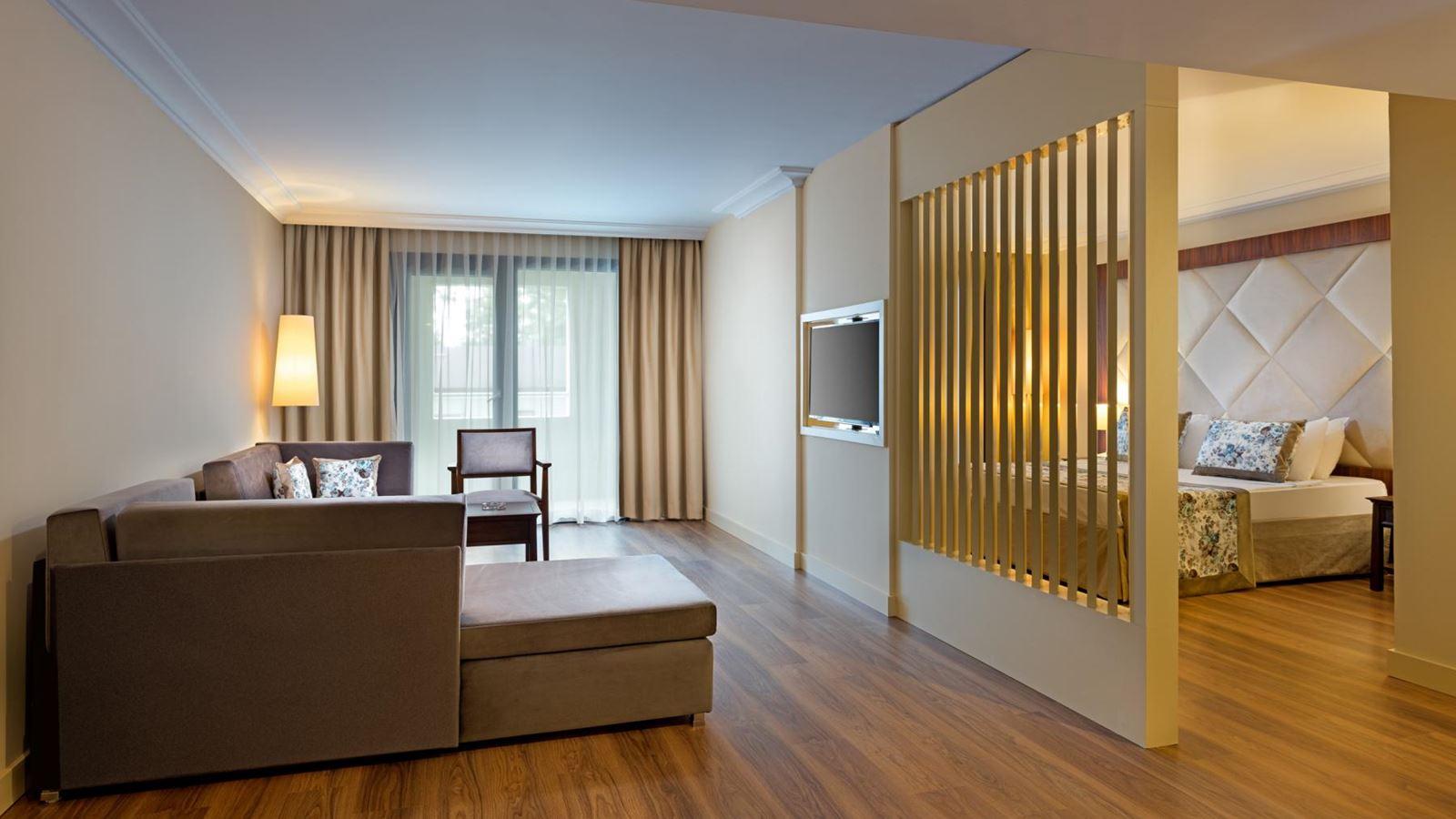 Seven Seas Hotel Life