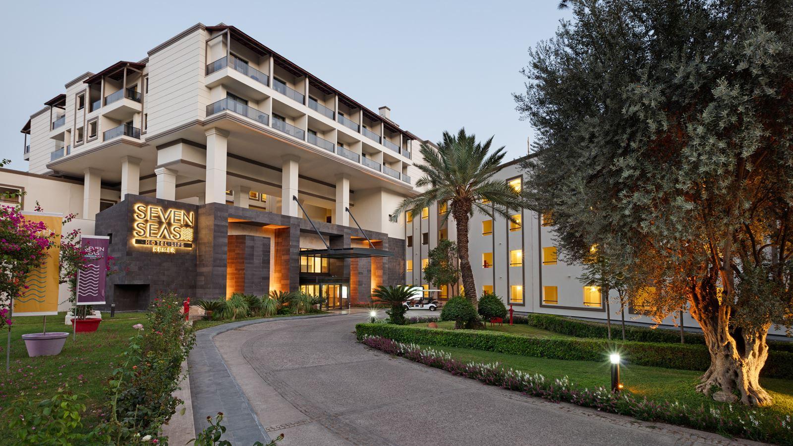 Seven Seas Hotel Life