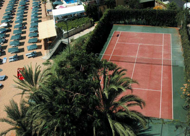 Aska Just In Beach Hotel