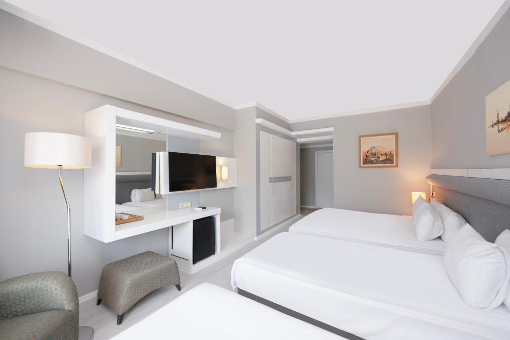 Dedeman Kemer Resort