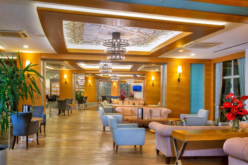 Sherwood Exclusive Lara