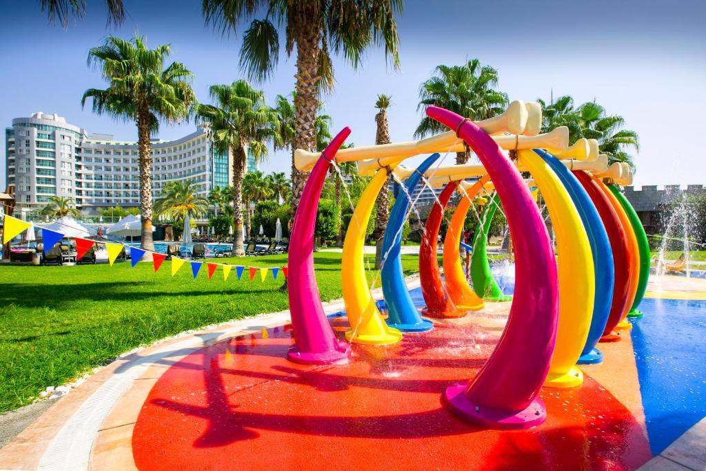 Sherwood Exclusive Lara