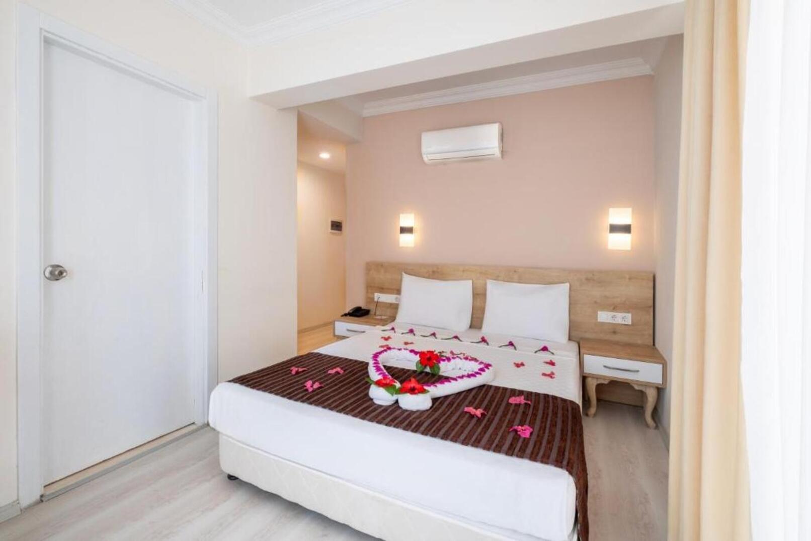 Viking Beach Hotel & Spa