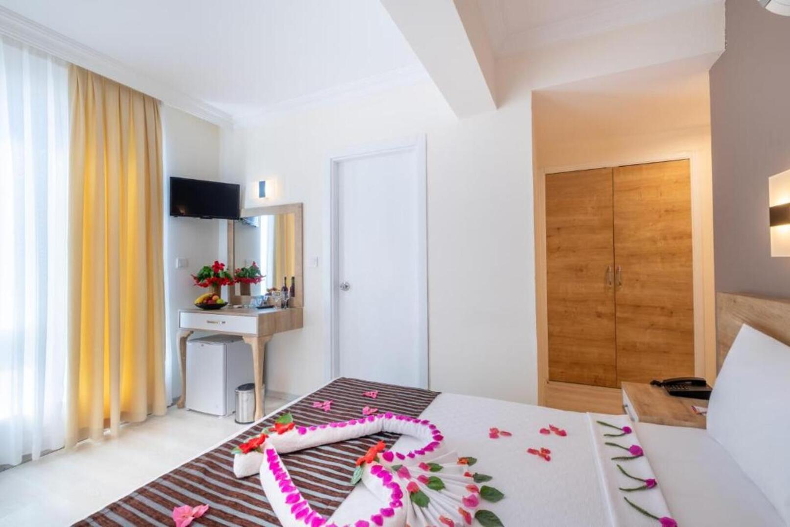 Viking Beach Hotel & Spa