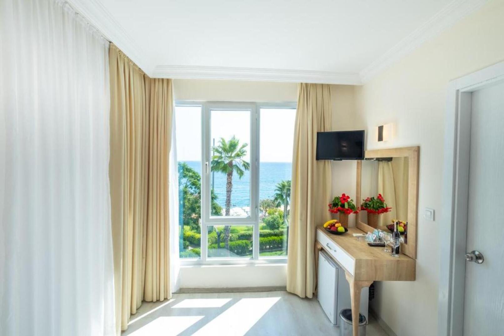 Viking Beach Hotel & Spa