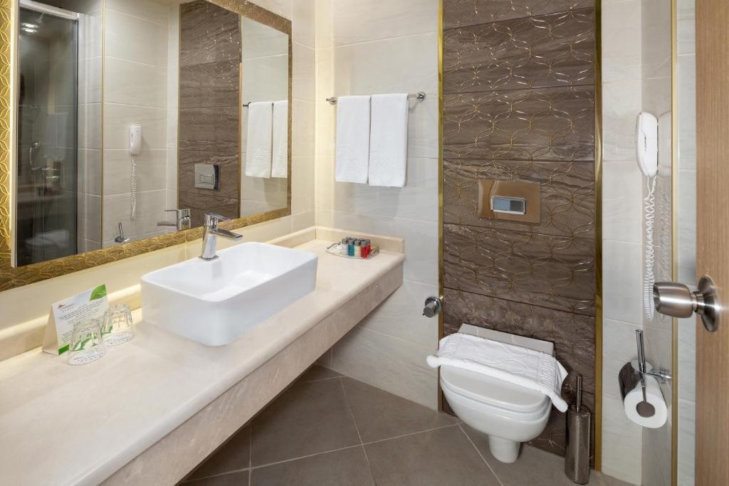 Loceanica Beach Resort Hotel